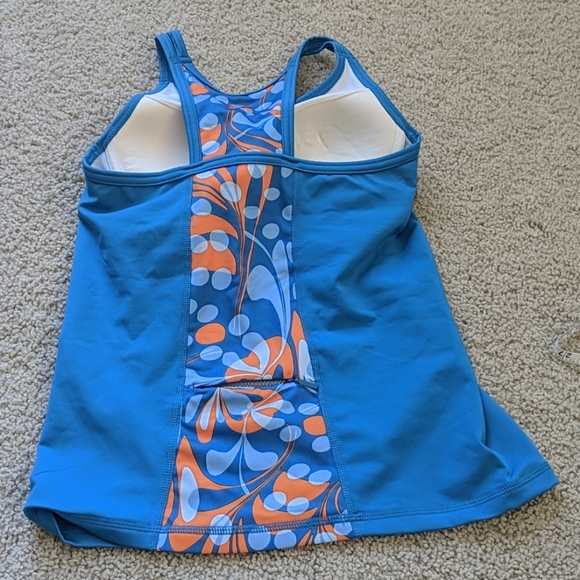 Brooks - running top with built in bra - Picture 5 of 11
